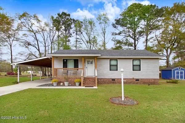 105 Macon DR, Beulaville, NC 28518