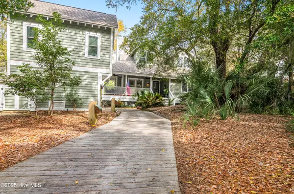 Bald Head Island, NC 28461,203 Muscadine Wynd