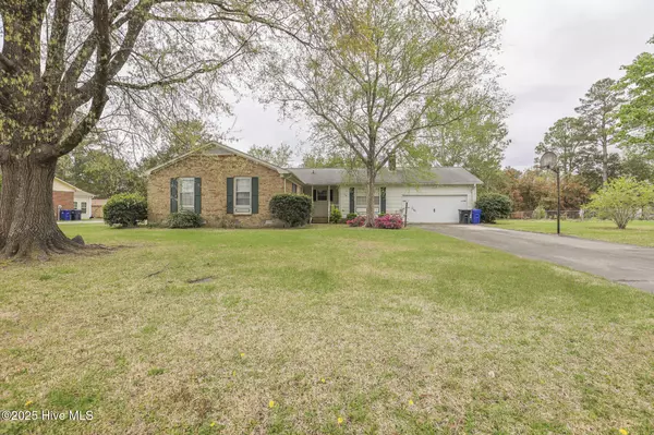 204 Columbia DR, Jacksonville, NC 28546