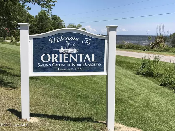 Oriental, NC 28571,516 S Water ST #C-4
