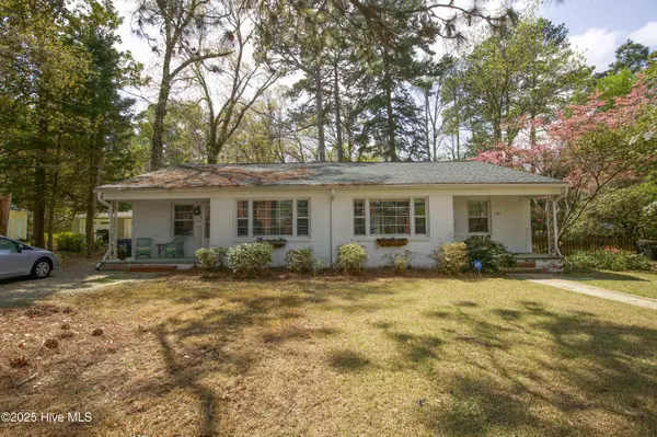 264 E Indiana AVE, Southern Pines, NC 28387