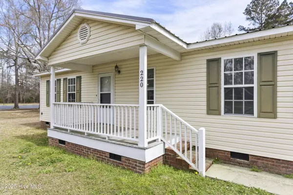 Whiteville, NC 28472,220 Tram RD