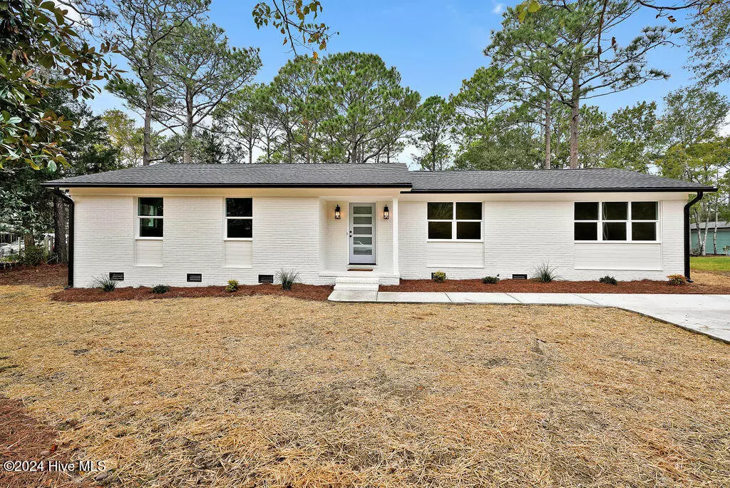Southport, NC 28461,1013 E Moore ST