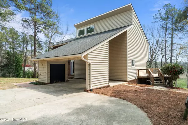 Vass, NC 28394,732 Azalea DR