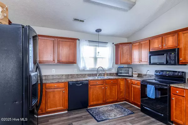 Jacksonville, NC 28546,206 Jasmine LN