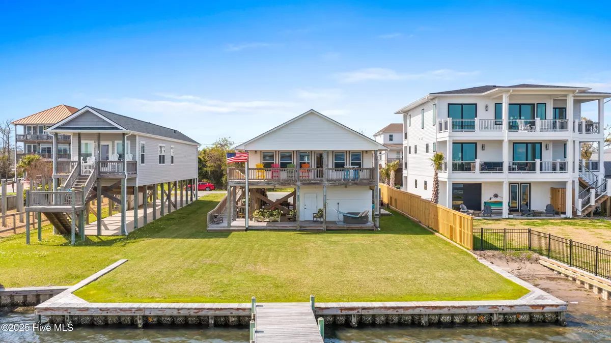 Surf City, NC 28445,550 Atkinson Point RD