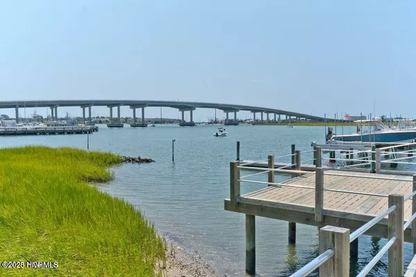 Beaufort, NC 28516,105 Gallants Point RD