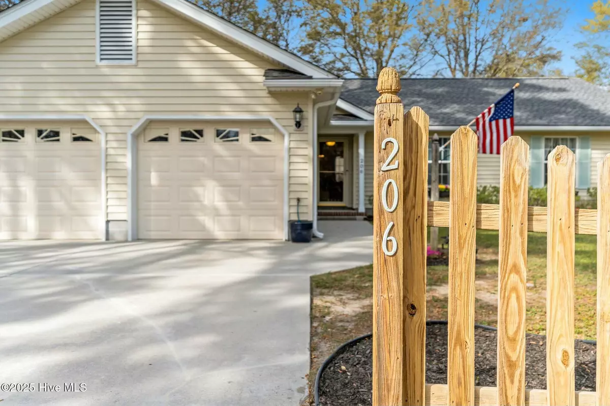 Southport, NC 28461,206 Park Avenue Ext