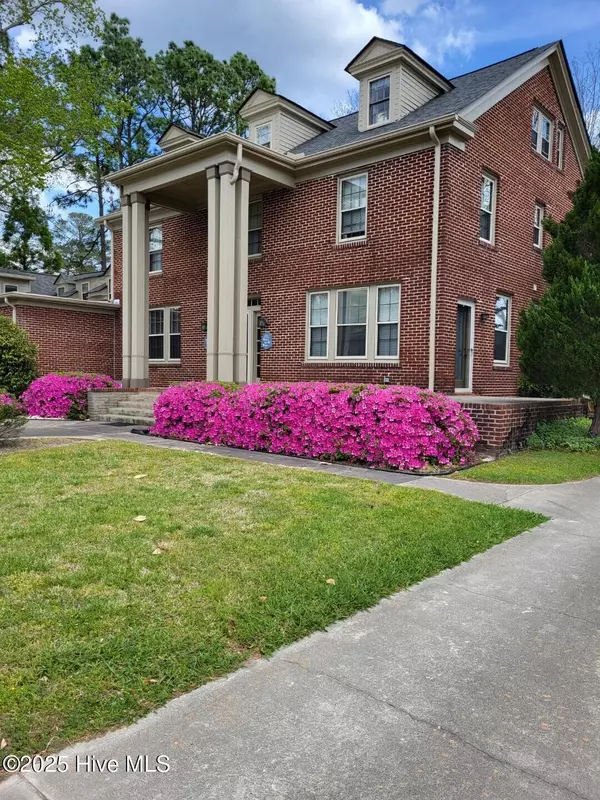 Aberdeen, NC 28315,206 N Poplar ST