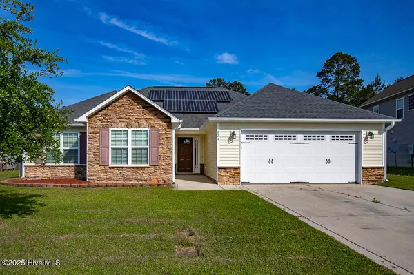 824 Dynasty DR, Jacksonville, NC 28546