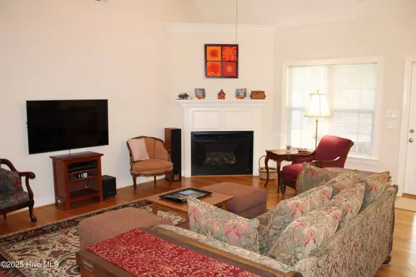 New Bern, NC 28560,102 Serenity CT