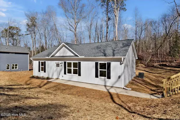 604 E Pope ST, Dunn, NC 28334