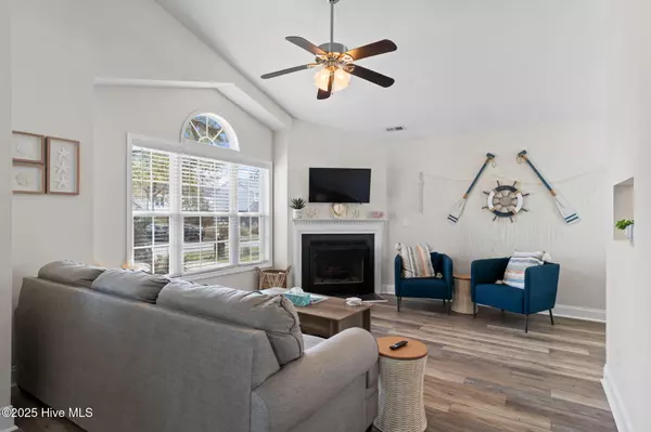 Oak Island, NC 28465,103 NE 5th ST