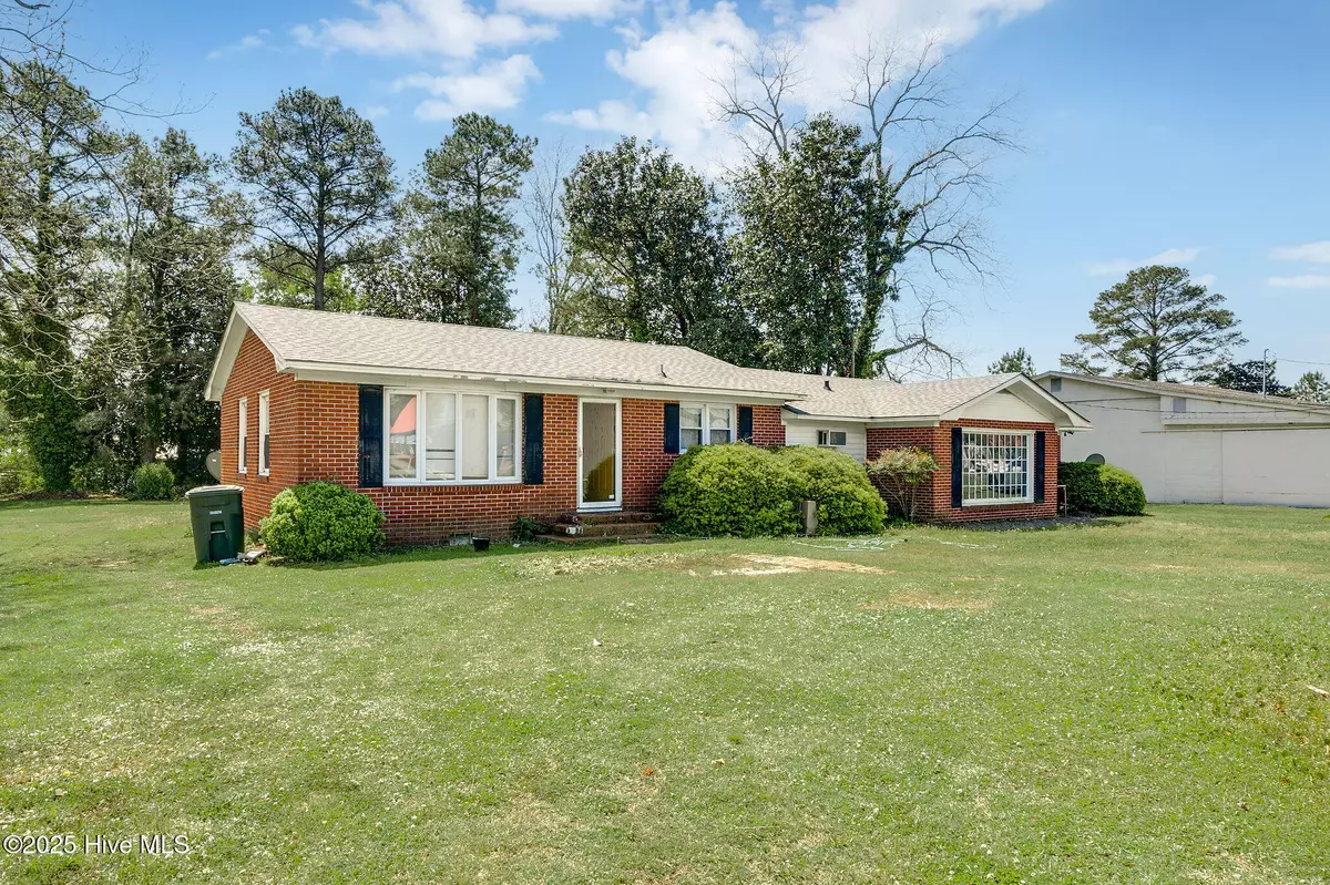 Rose Hill, NC 28458,510 E Church ST