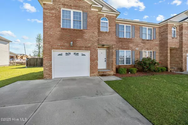 Winterville, NC 28590,305 S Pointe DR #A