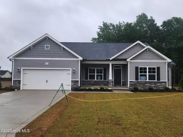 2911 Tucker Hill DR, Grimesland, NC 27837