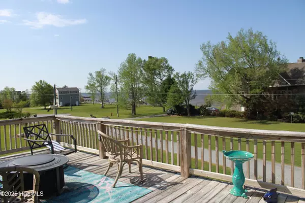 Columbia, NC 27925,383 Old Beach House RD