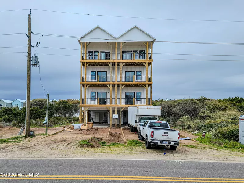 706 N New River DR, Surf City, NC 28445