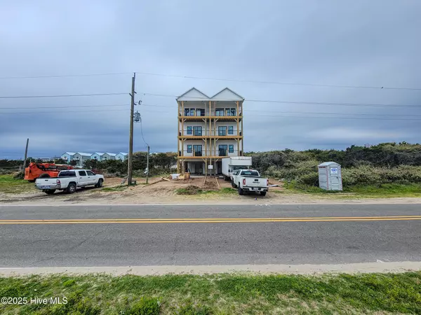 Surf City, NC 28445,706 N New River DR