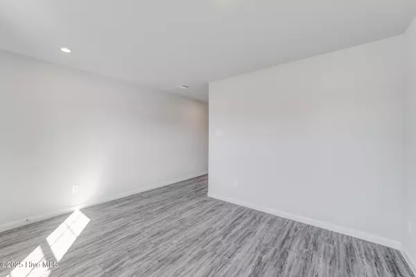 La Grange, NC 28551,606 N Caswell ST