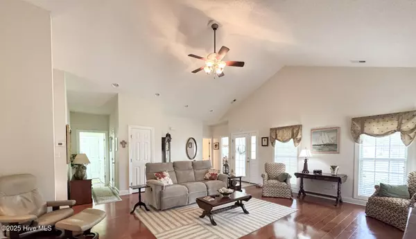 Swansboro, NC 28584,310 Divot CT