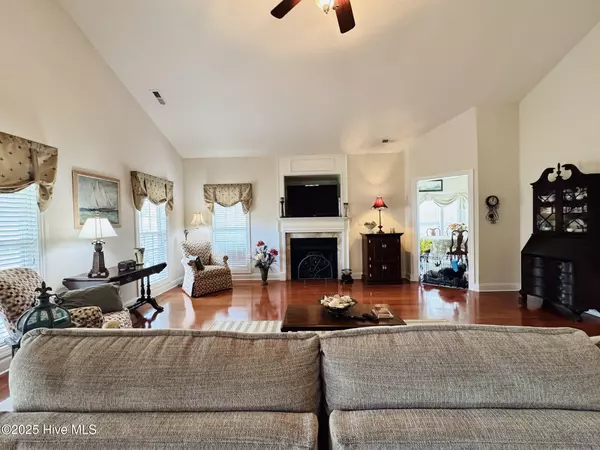 Swansboro, NC 28584,310 Divot CT