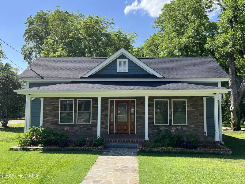 223 E Nash ST, Spring Hope, NC 27882