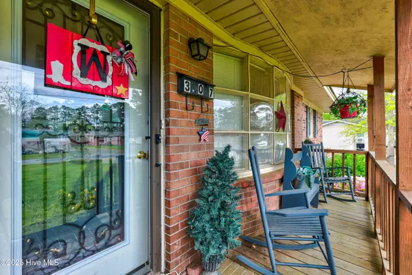 Wallace, NC 28466,307 W Westbrook ST