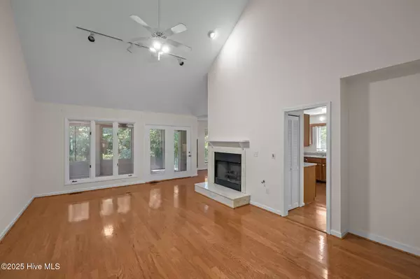 Pine Knoll Shores, NC 28512,106 Live Oak CT