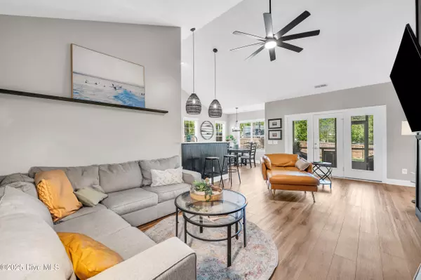 Rocky Point, NC 28457,32 Feather LN