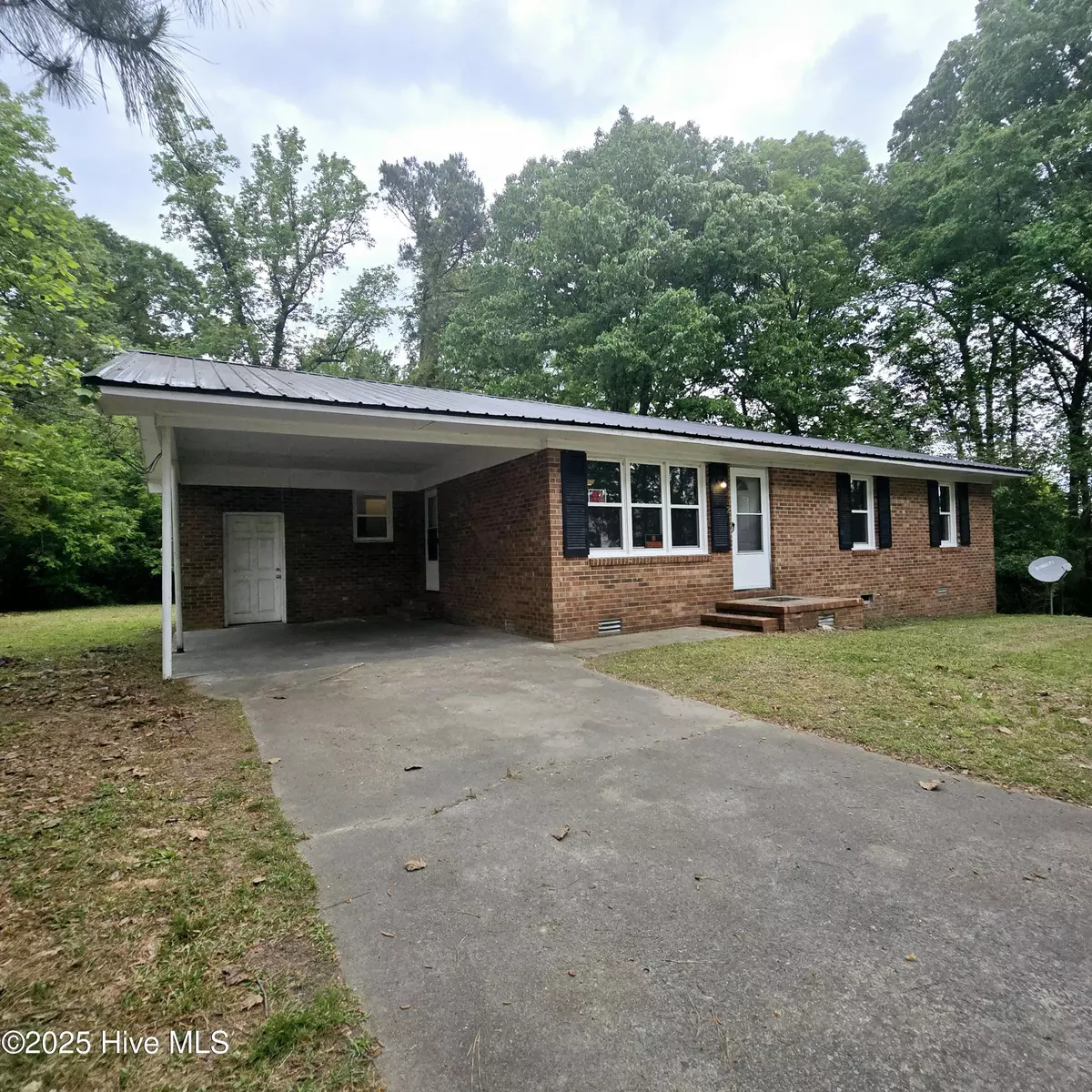 Warsaw, NC 28398,422 Community RD