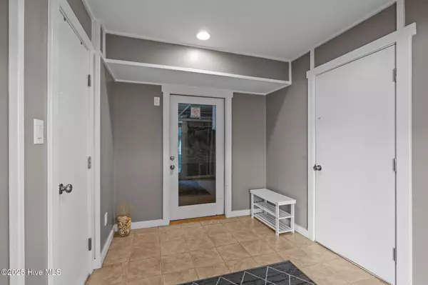 Pine Knoll Shores, NC 28512,449 Maritime PL