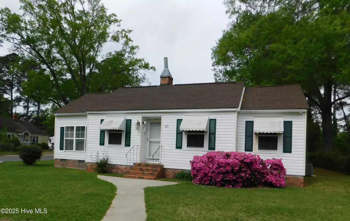 Laurinburg, NC 28352,727 S Pine ST