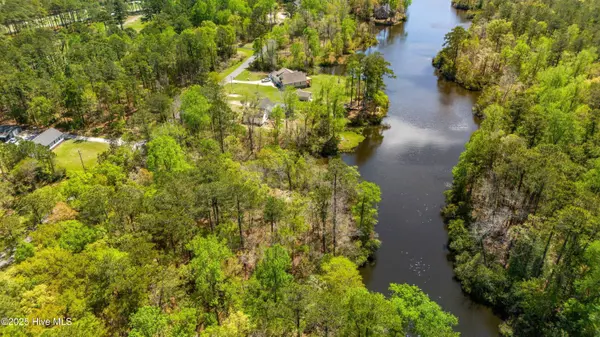 Minnesott Beach, NC 28510,176 Country Club DR W