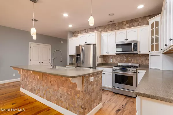 New Bern, NC 28560,6321 Albatross DR