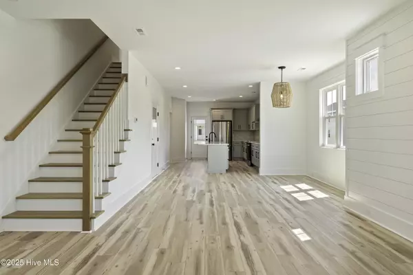 Carolina Beach, NC 28428,205 Spartanburg AVE #2