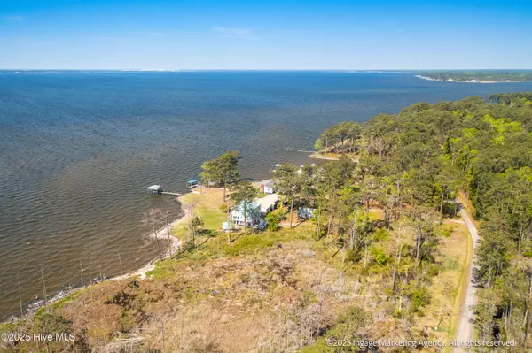 Belhaven, NC 27810,283 Chambers Point RD