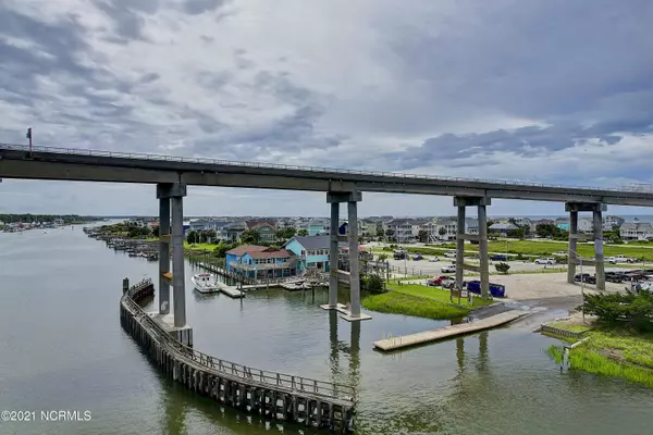 Holden Beach, NC 28462,101 S Shore DR