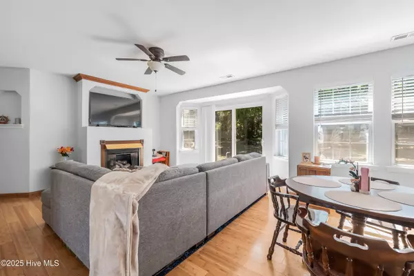 Kill Devil Hills, NC 27948,109 Post Oak CT