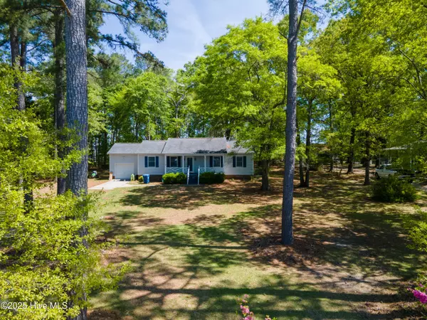 103 Arbor DR,  Washington,  NC 27889