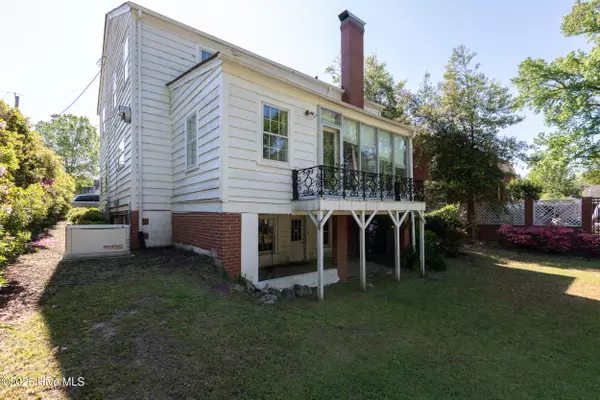 Greenville, NC 27858,608 S Oak ST