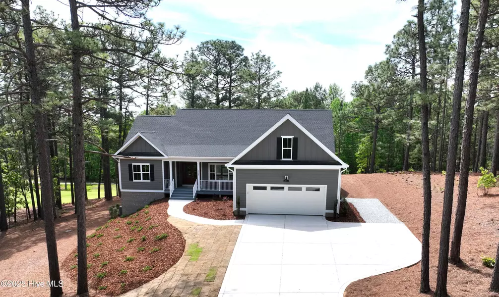117 Banbridge DR, West End, NC 27376