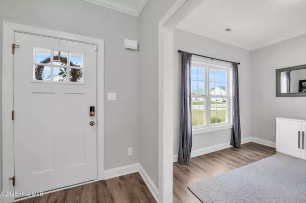 Sneads Ferry, NC 28460,525 White Shoal WAY