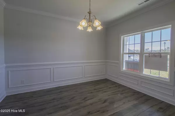 Jacksonville, NC 28546,144 Sanctuary ST