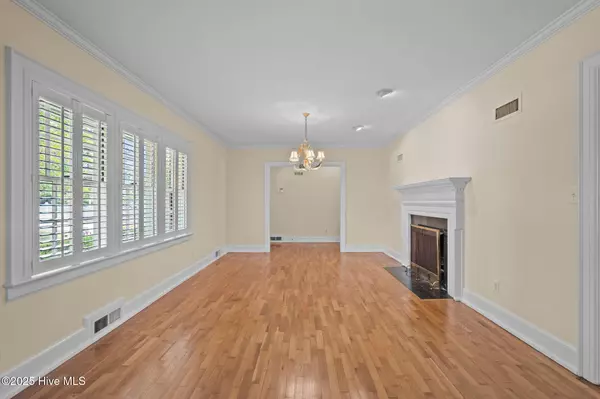 Wilmington, NC 28403,202 Colonial DR