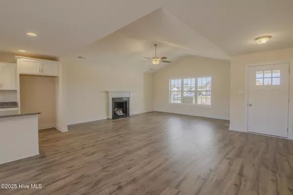 Jacksonville, NC 28546,140 Sanctuary ST