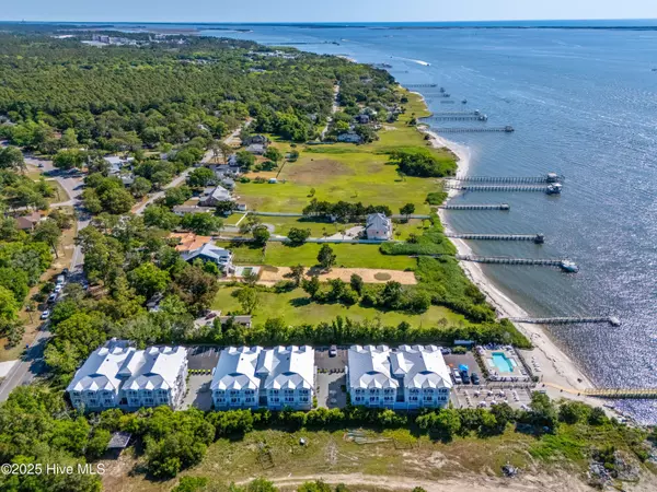 710 E Moore ST, Southport, NC 28461