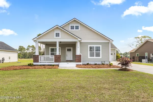 104 Farmstead PL, Maple Hill, NC 28454