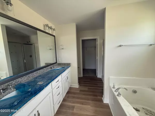 Smithfield, NC 27577,10 Silver CT