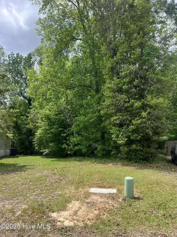 Jacksonville, NC 28540,214 Hayden PL